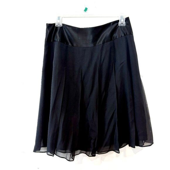 Banana Republic Pleated Silk Mini Skirt With A Wide Silk Waist Band sz 4 - Picture 3 of 11